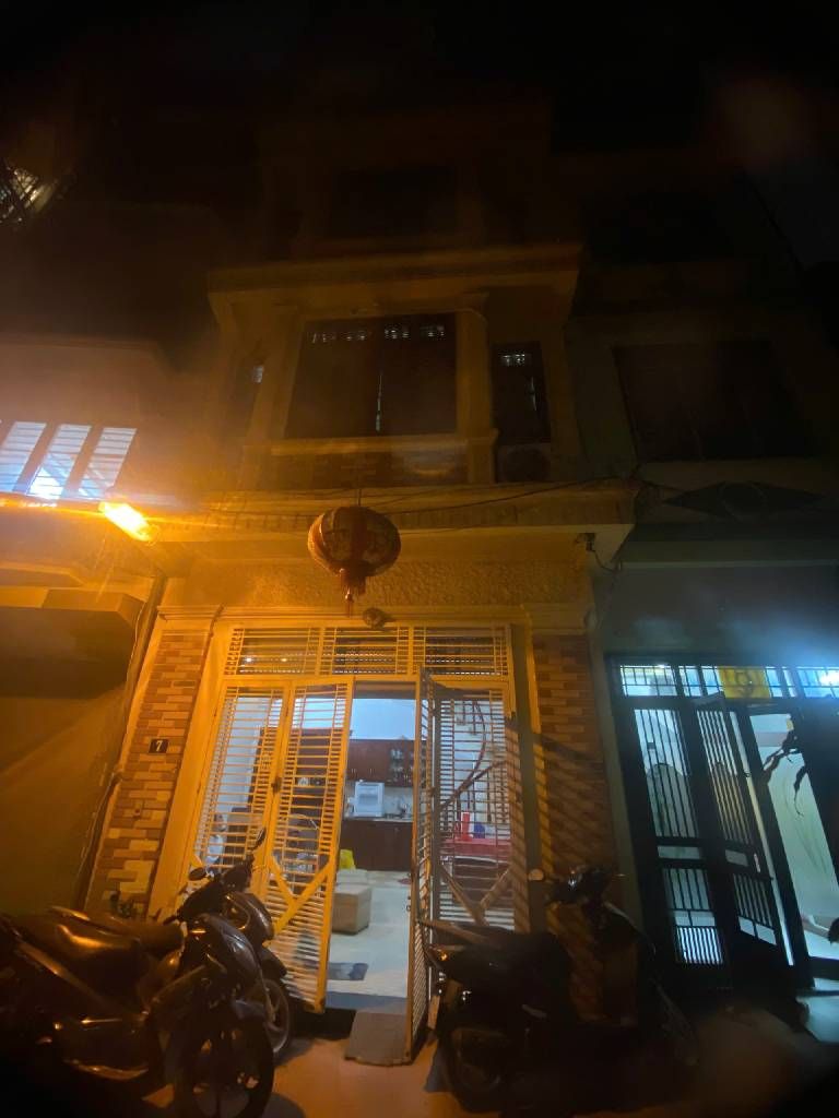 Bán nhà Trương Định - diện tích 32m2 4 tầng - ô tô tránh - giá 10,2 tỷ