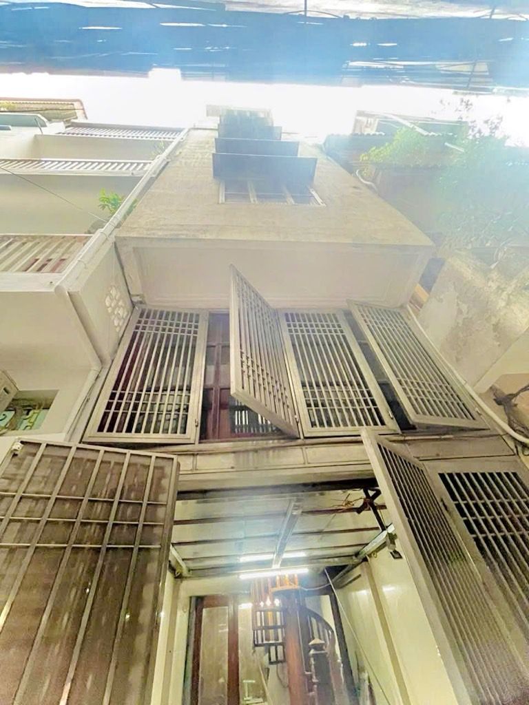 Bán nhà Tôn Thất Tùng - diện tích 35.2m2 8 tầng - Phân lô gần ô tô - giá 12 tỷ