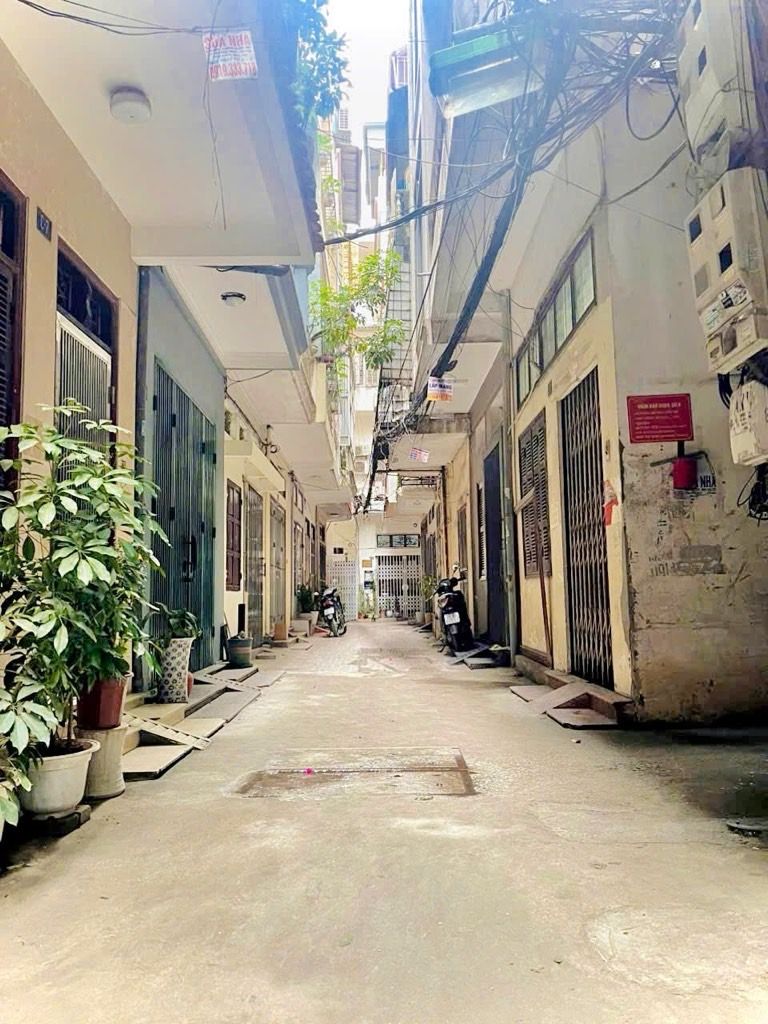 Bán nhà Tôn Thất Tùng - diện tích 35.2m2 8 tầng - Phân lô gần ô tô - giá 12 tỷ