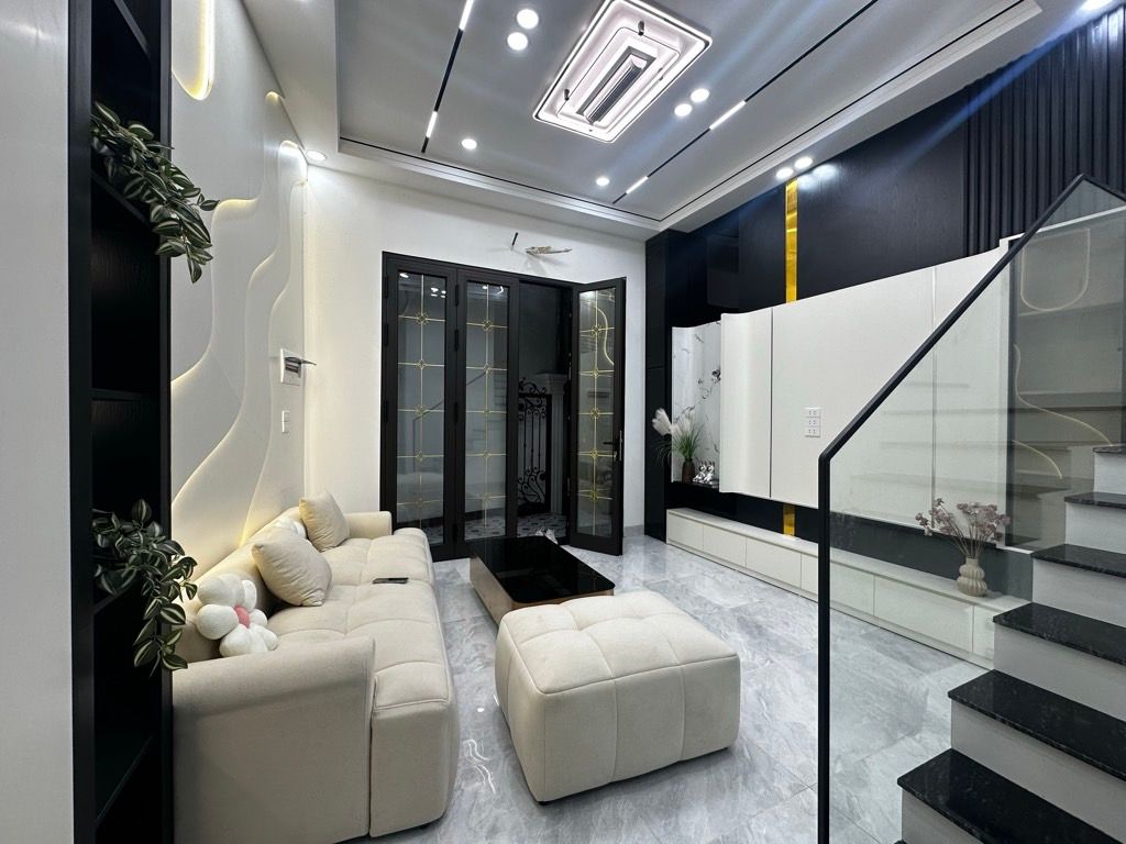 Bán nhà Lò Đúc - diện tích 35.5m2 5 tầng - LÔ GÓC 3 THOÁNG - FULL CÔNG NĂNG 8 PN - giá 12,26 tỷ