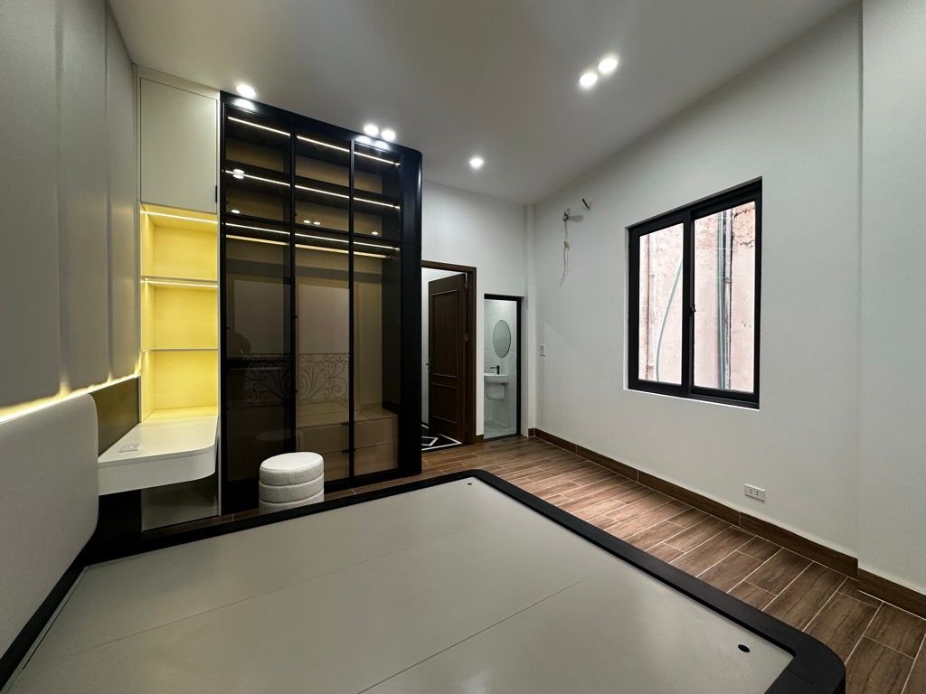 Bán nhà Lò Đúc - diện tích 35.5m2 5 tầng - LÔ GÓC 3 THOÁNG - FULL CÔNG NĂNG 8 PN - giá 12,26 tỷ