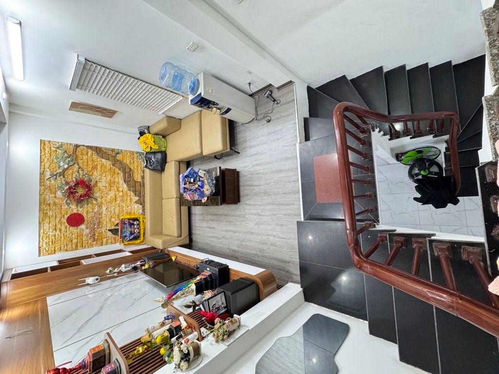 Bán nhà Kim Giang - diện tích 37m2 5 tầng - Ô tô tránh - giá 8,6 tỷ