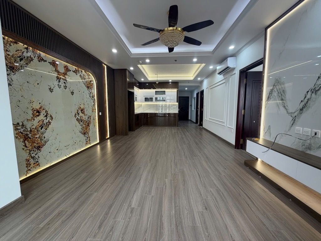 Bán căn hộ Nguyễn Trãi - diện tích 103.8m2 1 tầng - Căn hộ cao cấp Royal - giá 15,8 tỷ