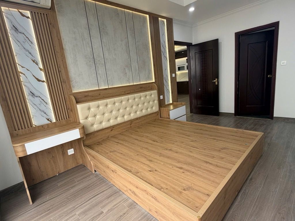 Bán căn hộ Nguyễn Trãi - diện tích 103.8m2 1 tầng - Căn hộ cao cấp Royal - giá 15,8 tỷ