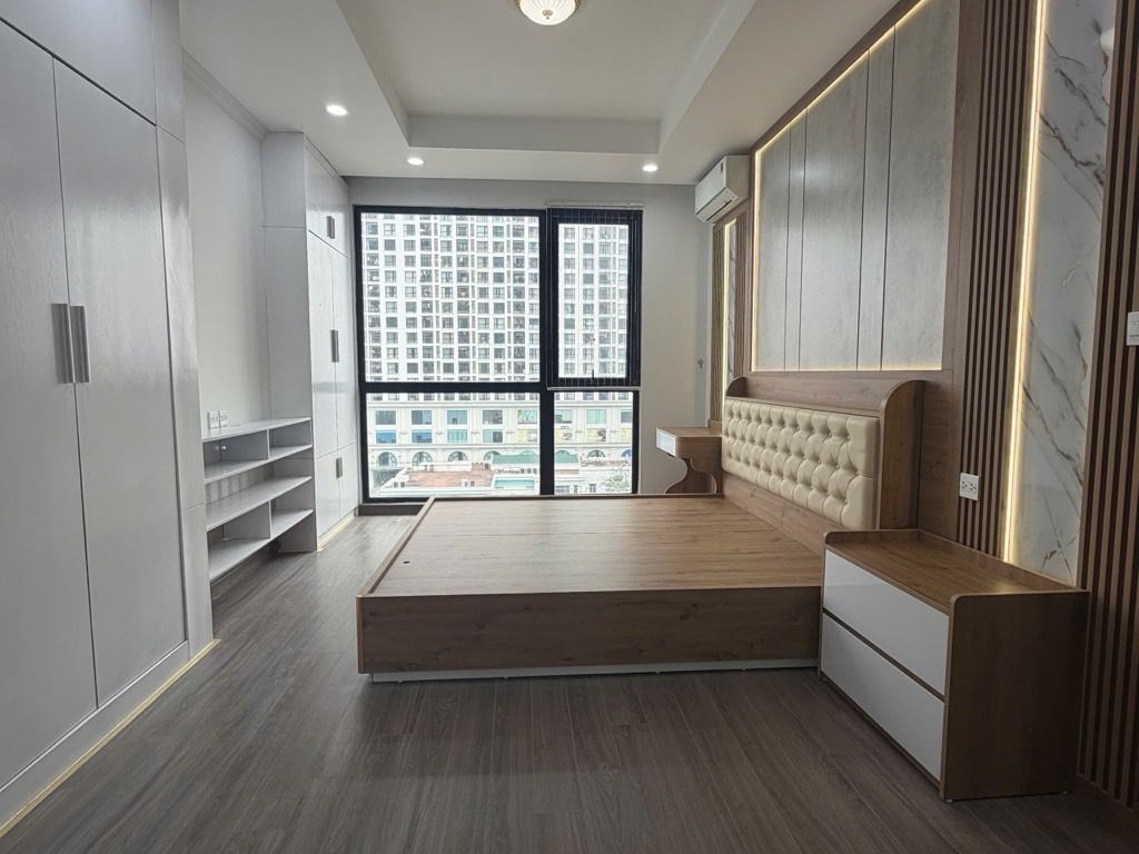 Bán căn hộ Nguyễn Trãi - diện tích 103.8m2 1 tầng - Căn hộ cao cấp Royal - giá 15,8 tỷ