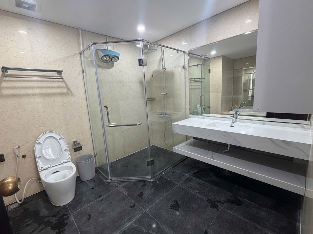 Bán căn hộ Nguyễn Trãi - diện tích 103.8m2 1 tầng - Căn hộ cao cấp Royal - giá 15,8 tỷ