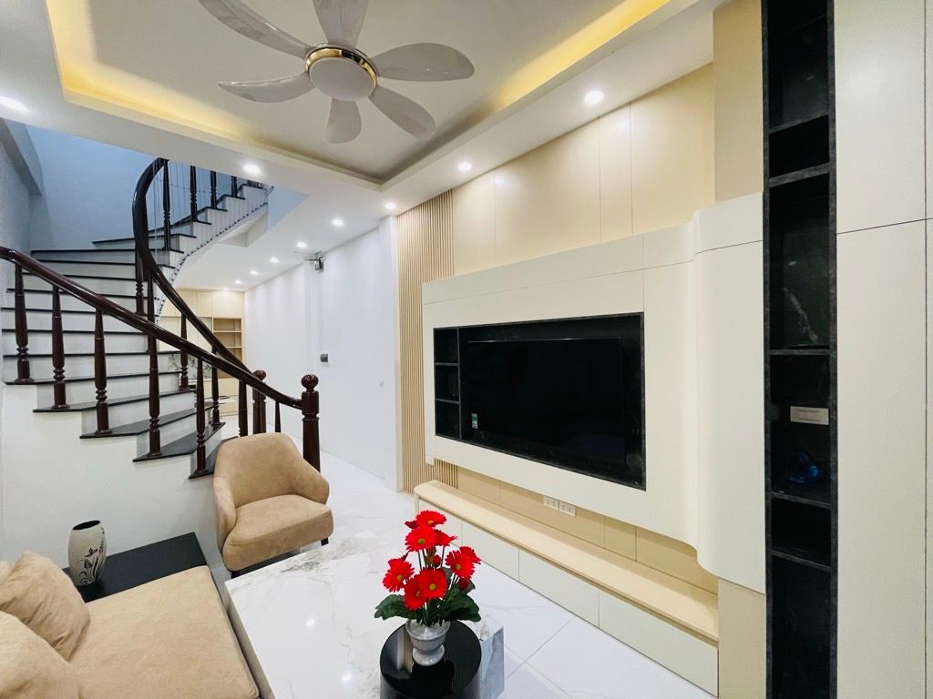 Bán nhà Ngõ Chợ Khâm Thiên - diện tích 41m2 4 tầng - Nhà mới đẹp, đầy đủ nội thất cực xịn - giá 12,6 tỷ