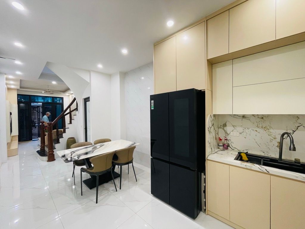 Bán nhà Ngõ Chợ Khâm Thiên - diện tích 41m2 4 tầng - Nhà mới đẹp, đầy đủ nội thất cực xịn - giá 12,6 tỷ