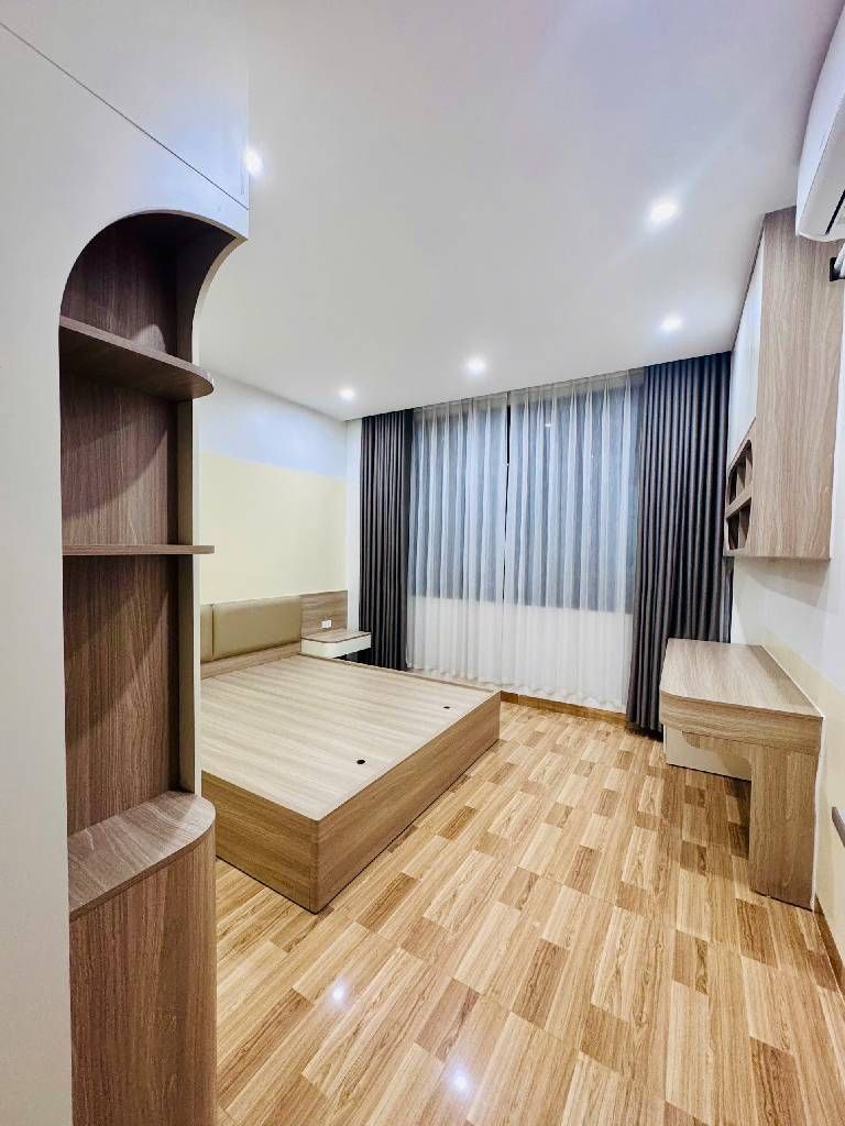 Bán nhà Hào Nam - diện tích 31m2 4 tầng - Vị trí siêu đẹp gần Ga Cát Linh - giá 10,96 tỷ