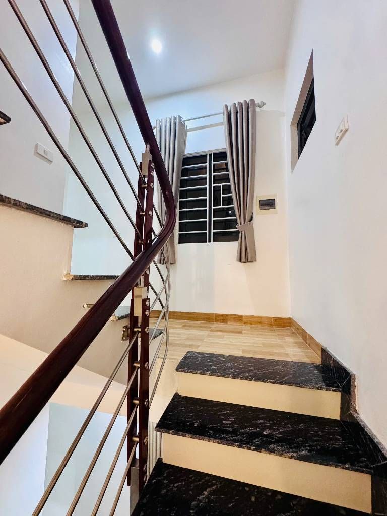 Bán nhà Hào Nam - diện tích 31m2 4 tầng - Vị trí siêu đẹp gần Ga Cát Linh - giá 10,96 tỷ