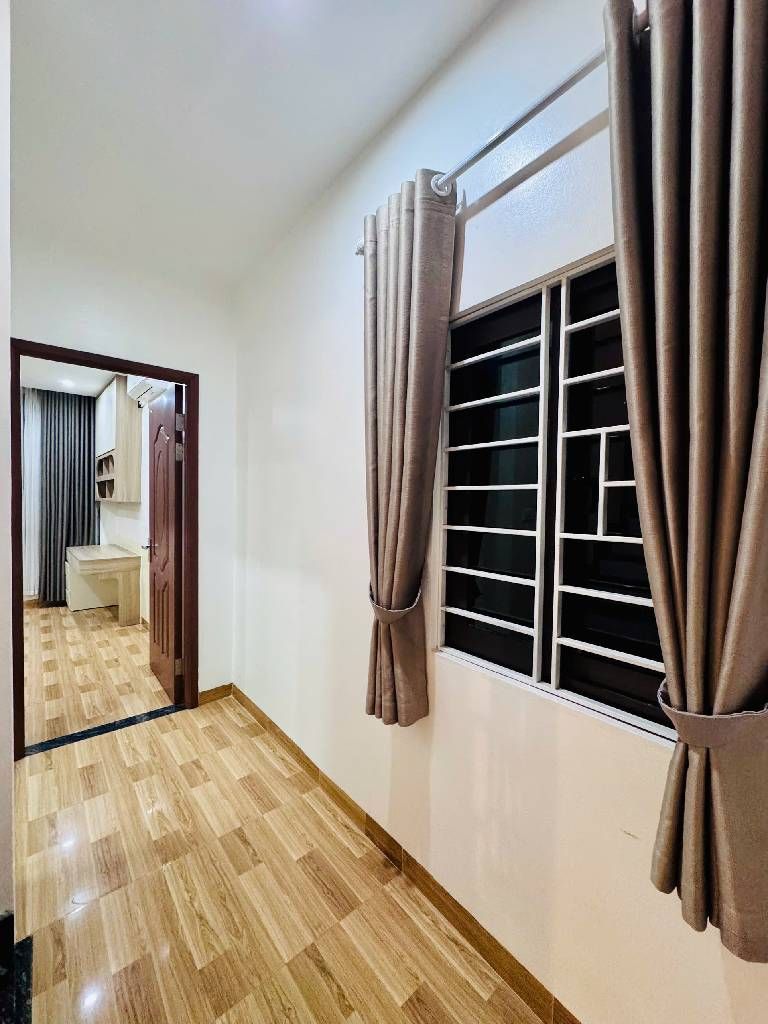 Bán nhà Hào Nam - diện tích 31m2 4 tầng - Vị trí siêu đẹp gần Ga Cát Linh - giá 10,96 tỷ