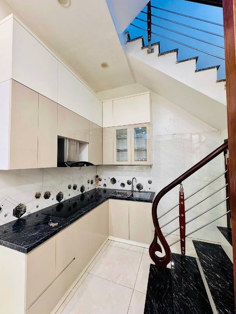 Bán nhà Hào Nam - diện tích 31m2 4 tầng - Vị trí siêu đẹp gần Ga Cát Linh - giá 10,96 tỷ