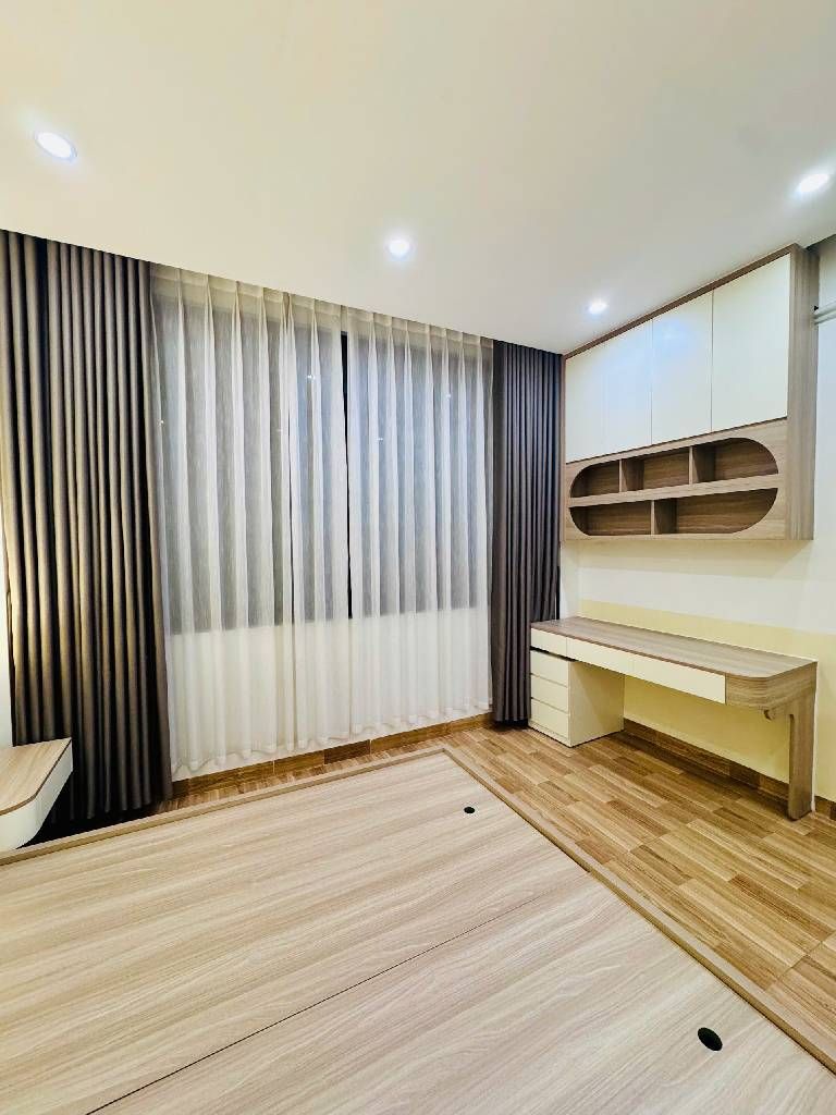 Bán nhà Hào Nam - diện tích 31m2 4 tầng - Vị trí siêu đẹp gần Ga Cát Linh - giá 10,96 tỷ