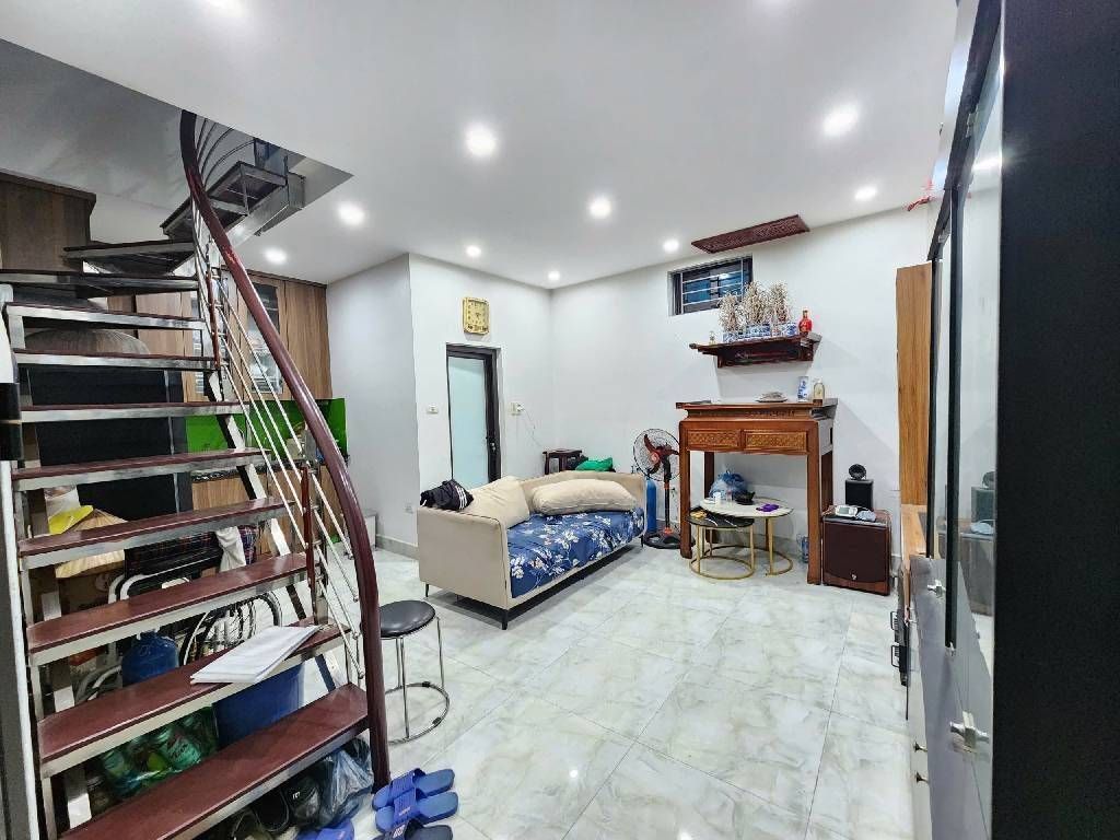 Bán nhà Tân Khai - diện tích 27m2 2 tầng - Ô tô đỗ cổng - giá 2,6 tỷ