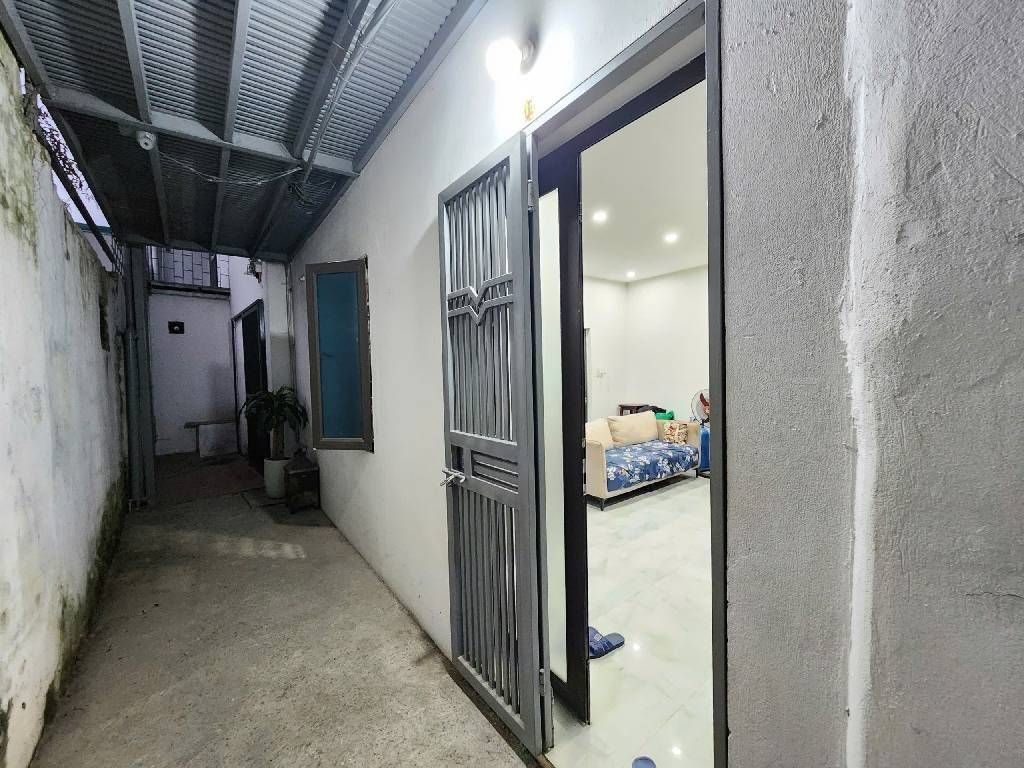 Bán nhà Tân Khai - diện tích 27m2 2 tầng - Ô tô đỗ cổng - giá 2,6 tỷ