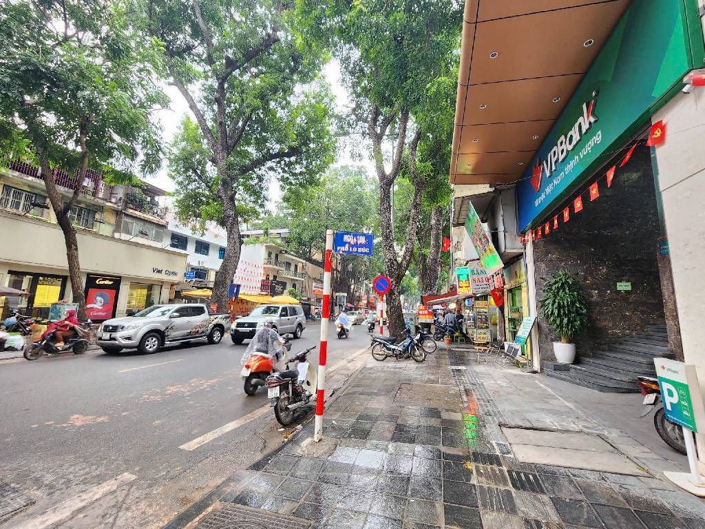 Bán nhà Lò Đúc - diện tích 41,4m2 2 tầng - ô tô vào tận sân - giá 14,5 tỷ