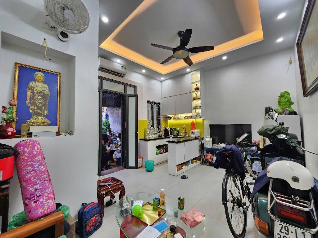 Bán nhà Trương Định - diện tích 24m2 4 tầng - Ô tô tránh - giá 5,25 tỷ