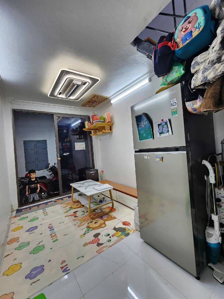 Bán nhà Tân Mai - diện tích 21m2 3 tầng - Ô tô đỗ gần - giá 2,55 tỷ