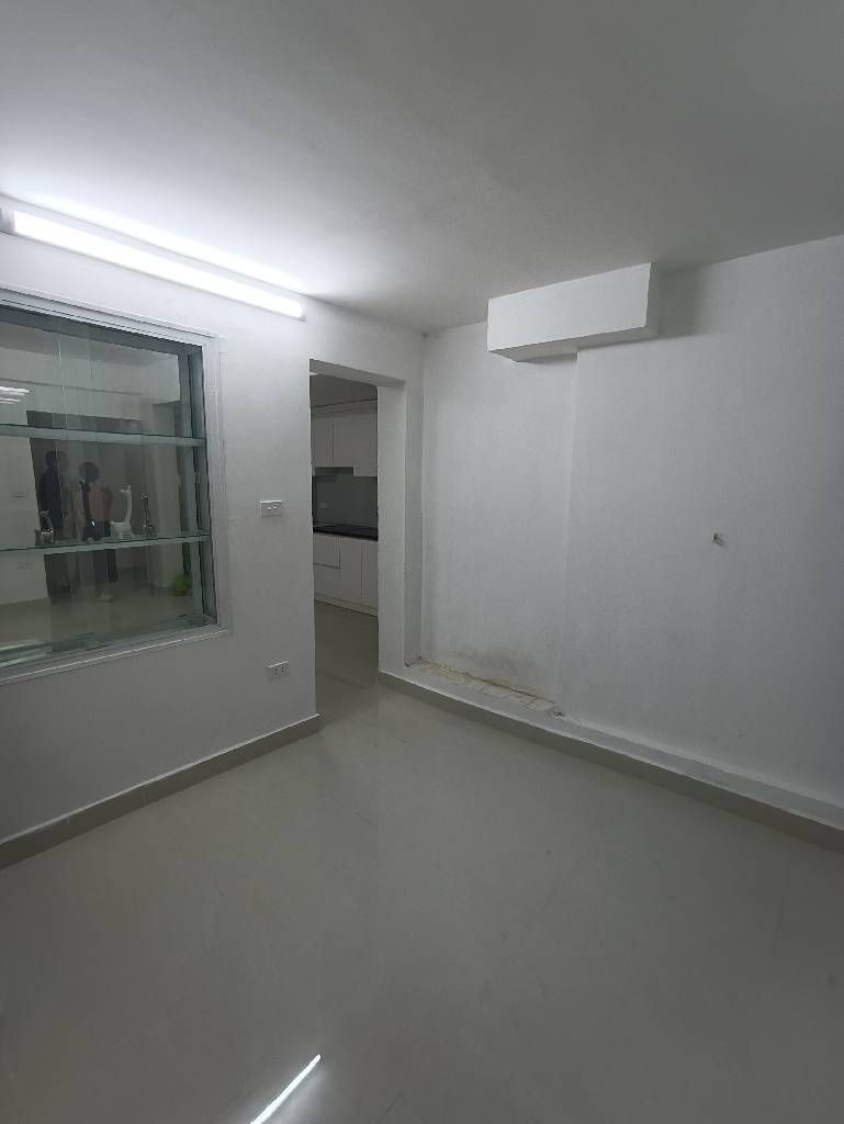 Bán nhà Nguyễn Chí Thanh - diện tích 45m2 1 tầng - Nhà tập thể mới đẹp - giá 4,5 tỷ