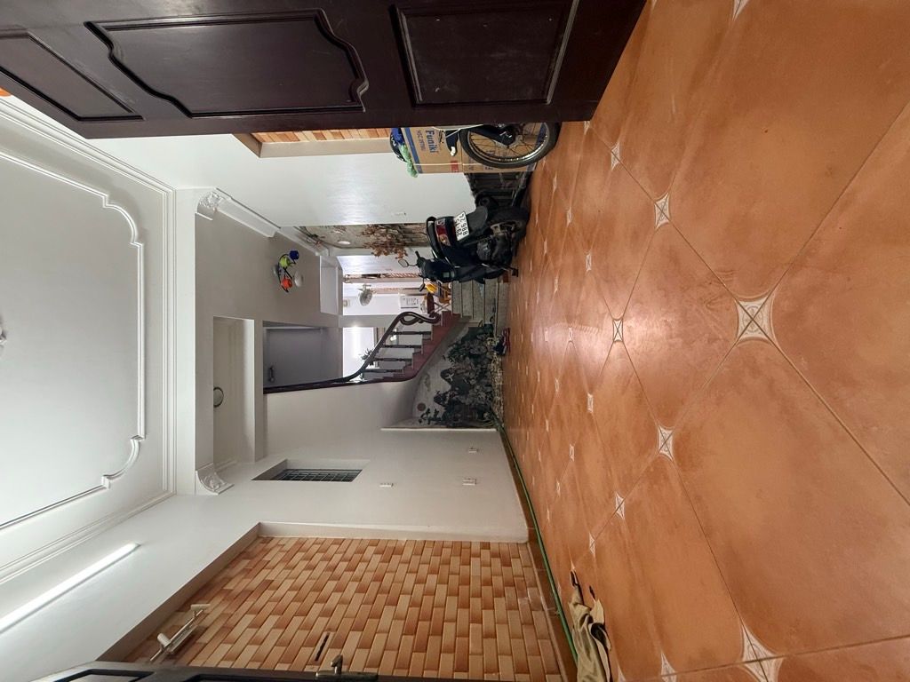 Bán nhà Hoàng Mai - diện tích 41m2 6 tầng - Ngõ ba gác, sát ô tô - giá 10,95 tỷ