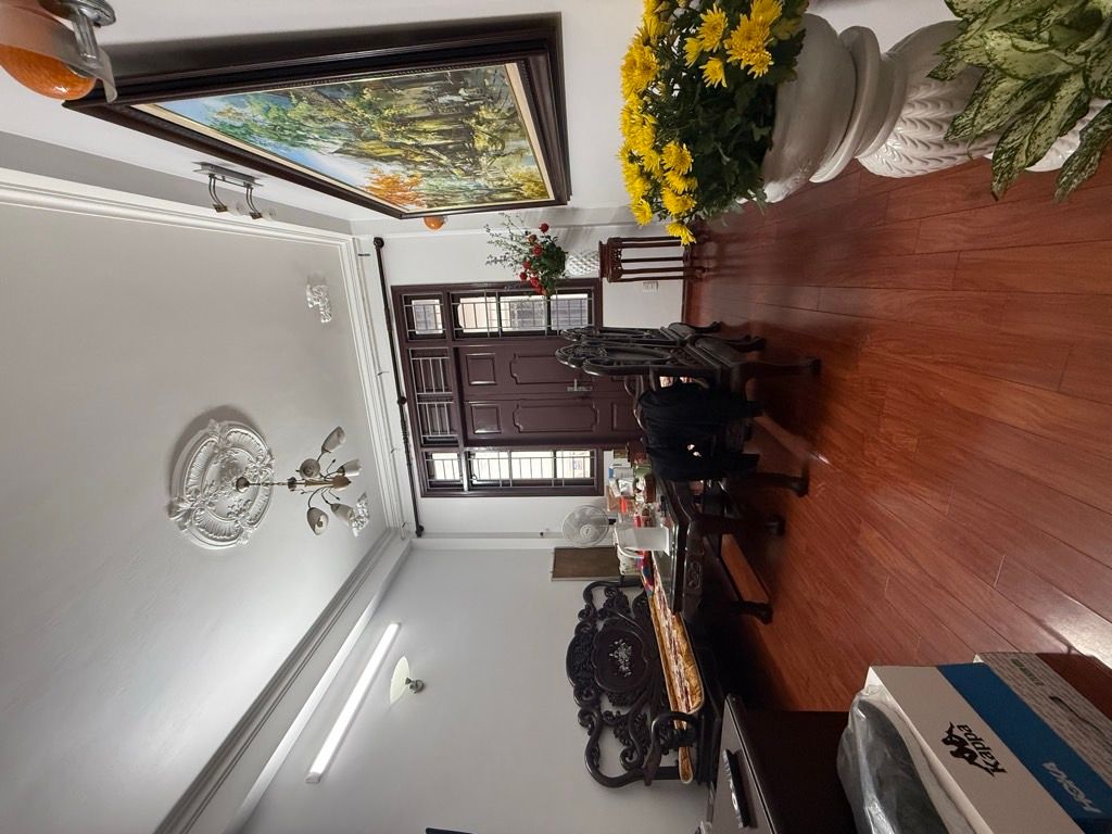 Bán nhà Hoàng Mai - diện tích 41m2 6 tầng - Ngõ ba gác, sát ô tô - giá 10,95 tỷ