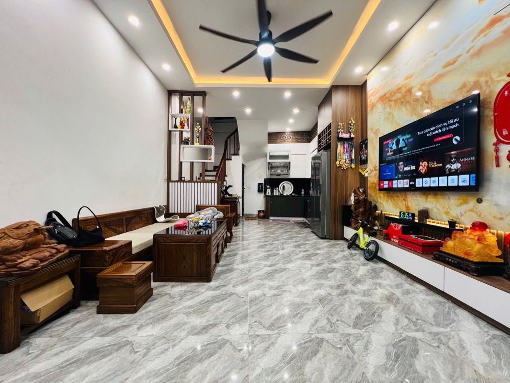 Bán nhà Hồng Mai - diện tích 32,5m2 5 tầng - ô tô vào ra thoải mái - giá 9,9 tỷ