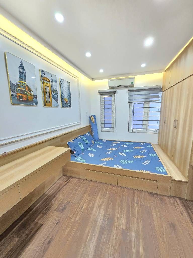 Bán nhà thanh lân - diện tích 30m2 5 tầng - SÁT MẶT PHỐ - giá 6,4 tỷ