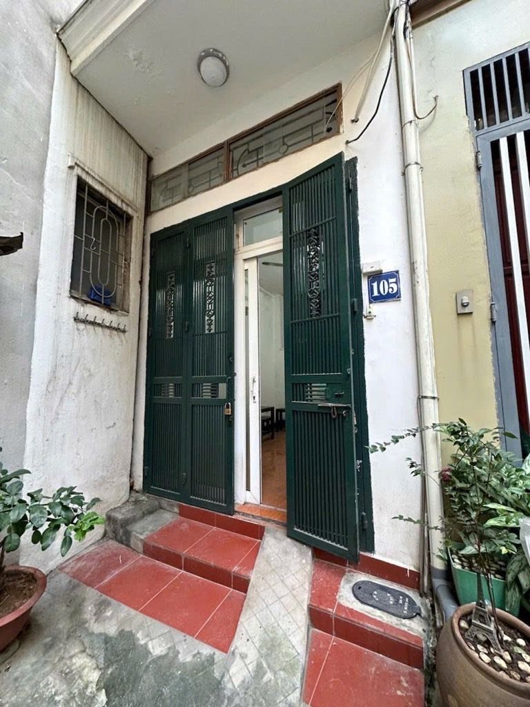 Bán nhà Lê Quý Đôn - diện tích 23,4m2 3 tầng - Nhà dân xây KCBT chắc chắn - giá 6,8 tỷ