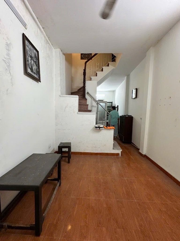 Bán nhà Lê Quý Đôn - diện tích 23,4m2 3 tầng - Nhà dân xây KCBT chắc chắn - giá 6,8 tỷ