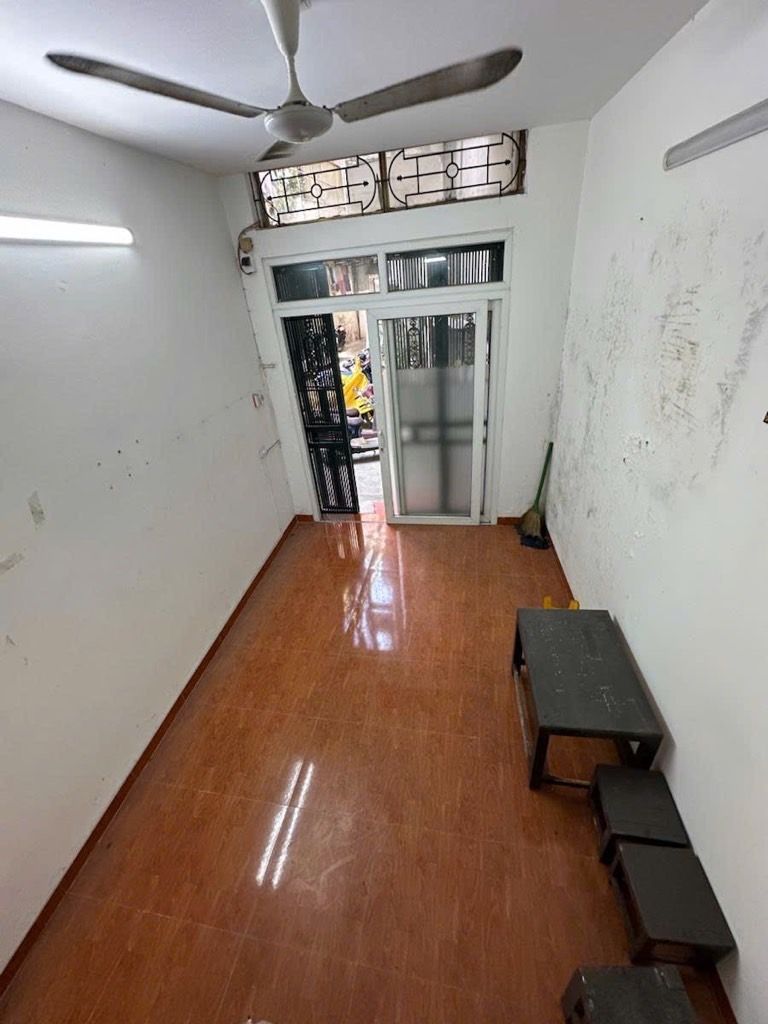 Bán nhà Lê Quý Đôn - diện tích 23,4m2 3 tầng - Nhà dân xây KCBT chắc chắn - giá 6,8 tỷ