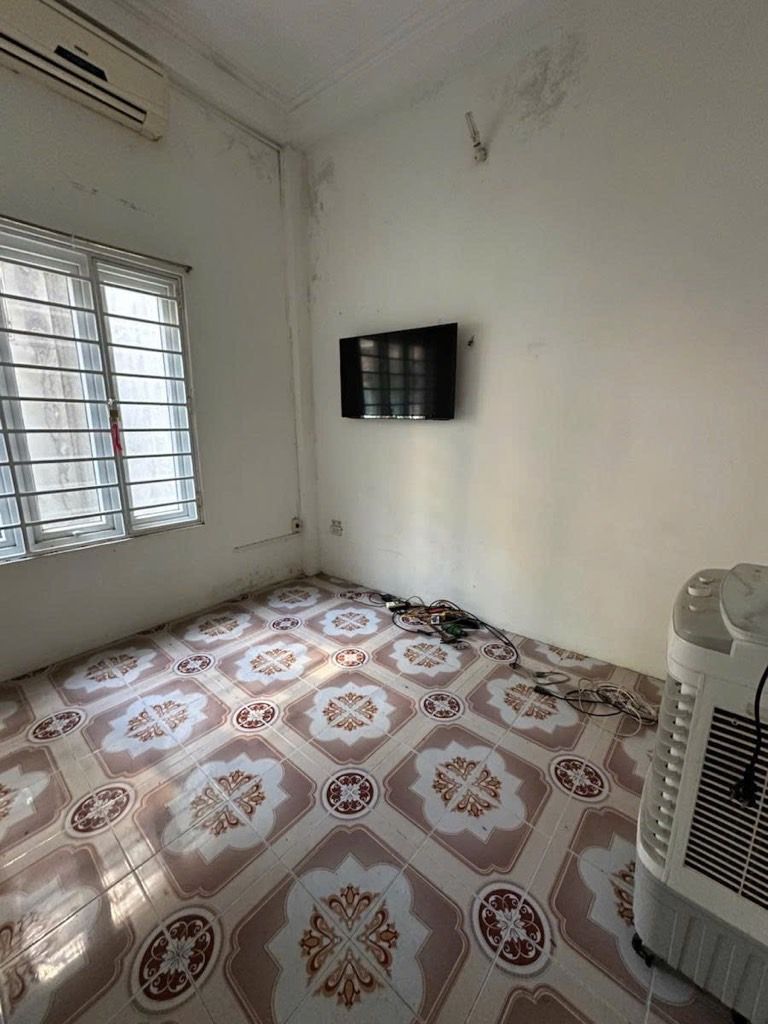 Bán nhà Lê Quý Đôn - diện tích 23,4m2 3 tầng - Nhà dân xây KCBT chắc chắn - giá 6,8 tỷ