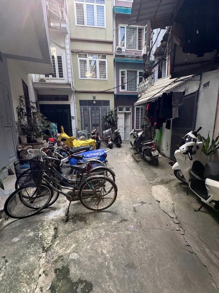 Bán nhà Lê Quý Đôn - diện tích 23,4m2 3 tầng - Nhà dân xây KCBT chắc chắn - giá 6,8 tỷ