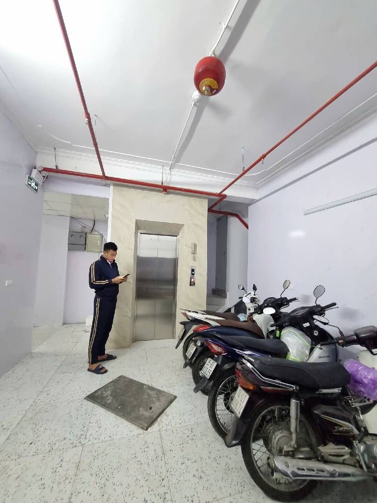 Bán nhà Trương Định - diện tích 99.1m2 7 tầng - Nhà đẹp hiếm có - giá 23,9 tỷ