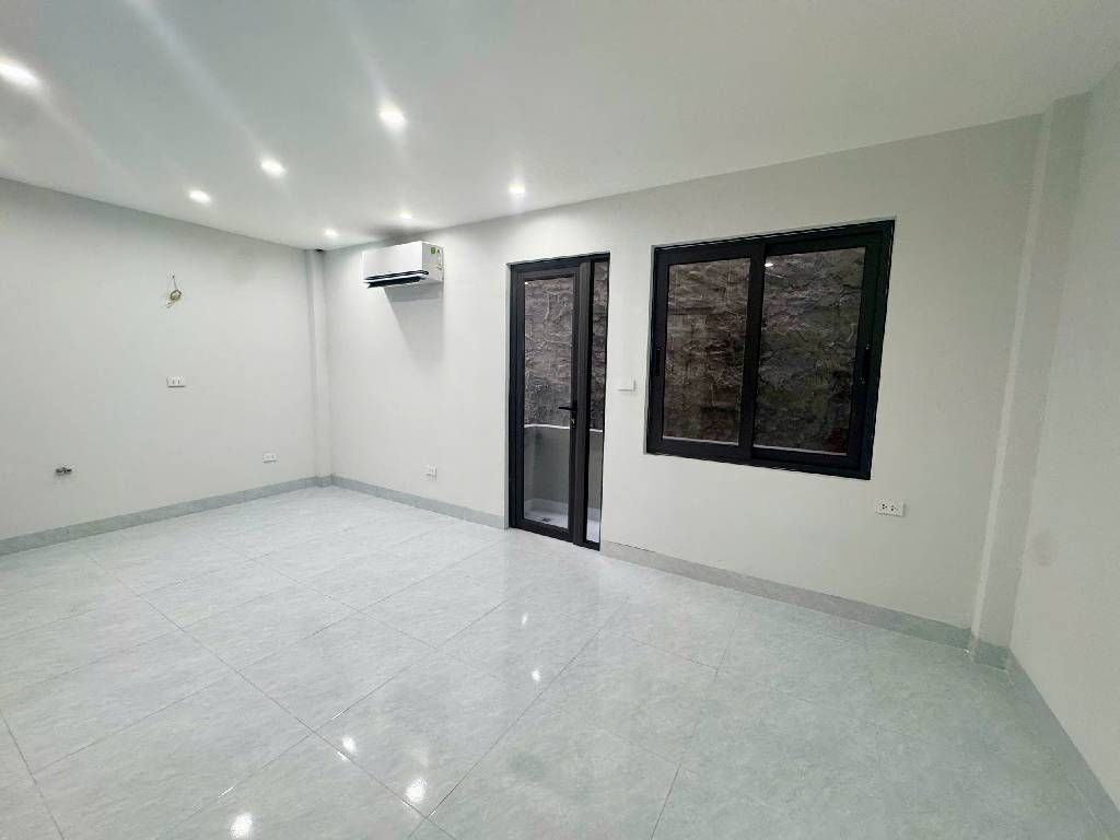 Bán nhà Tân Mai - diện tích 80.6m2 5 tầng - Ngõ ô tô vào rộng 4m - giá 17,8 tỷ