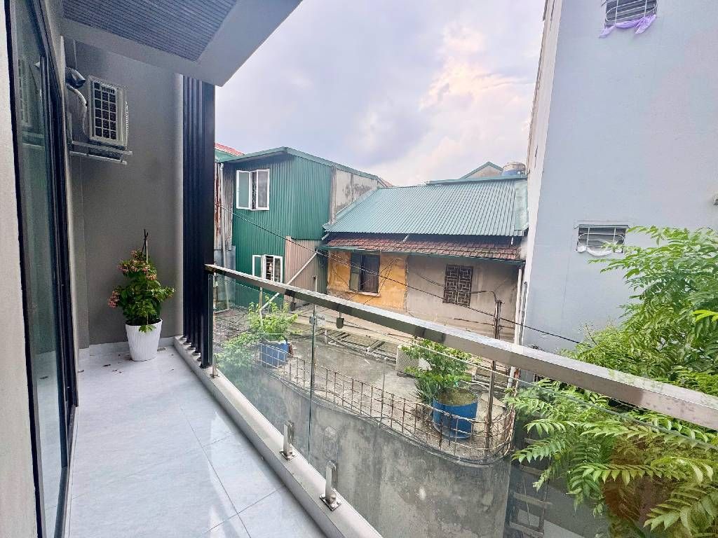 Bán nhà Tân Mai - diện tích 80.6m2 5 tầng - Ngõ ô tô vào rộng 4m - giá 17,8 tỷ