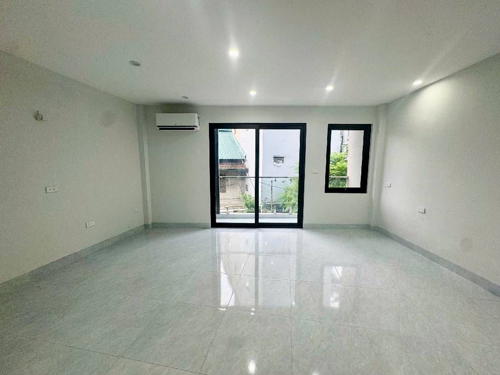 Bán nhà Tân Mai - diện tích 80.6m2 5 tầng - Ngõ ô tô vào rộng 4m - giá 17,8 tỷ