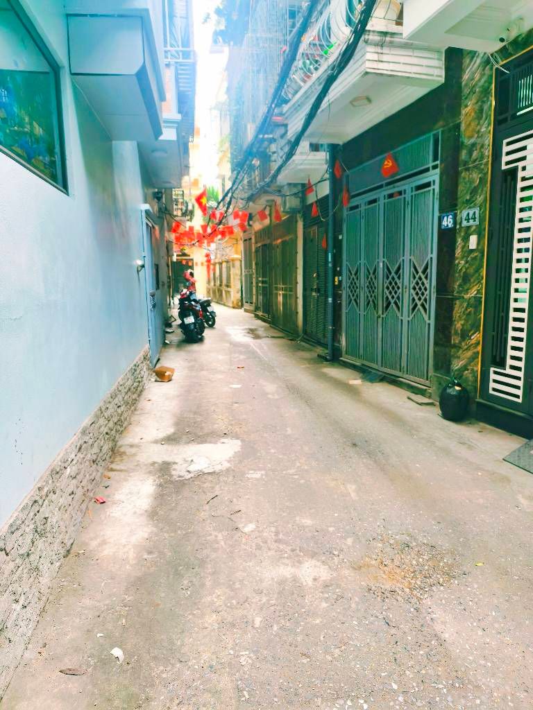 Bán nhà Bùi Xương Trạch - diện tích 36,3m2 5 tầng - Ngõ thông, thoáng sáng - giá 13 tỷ