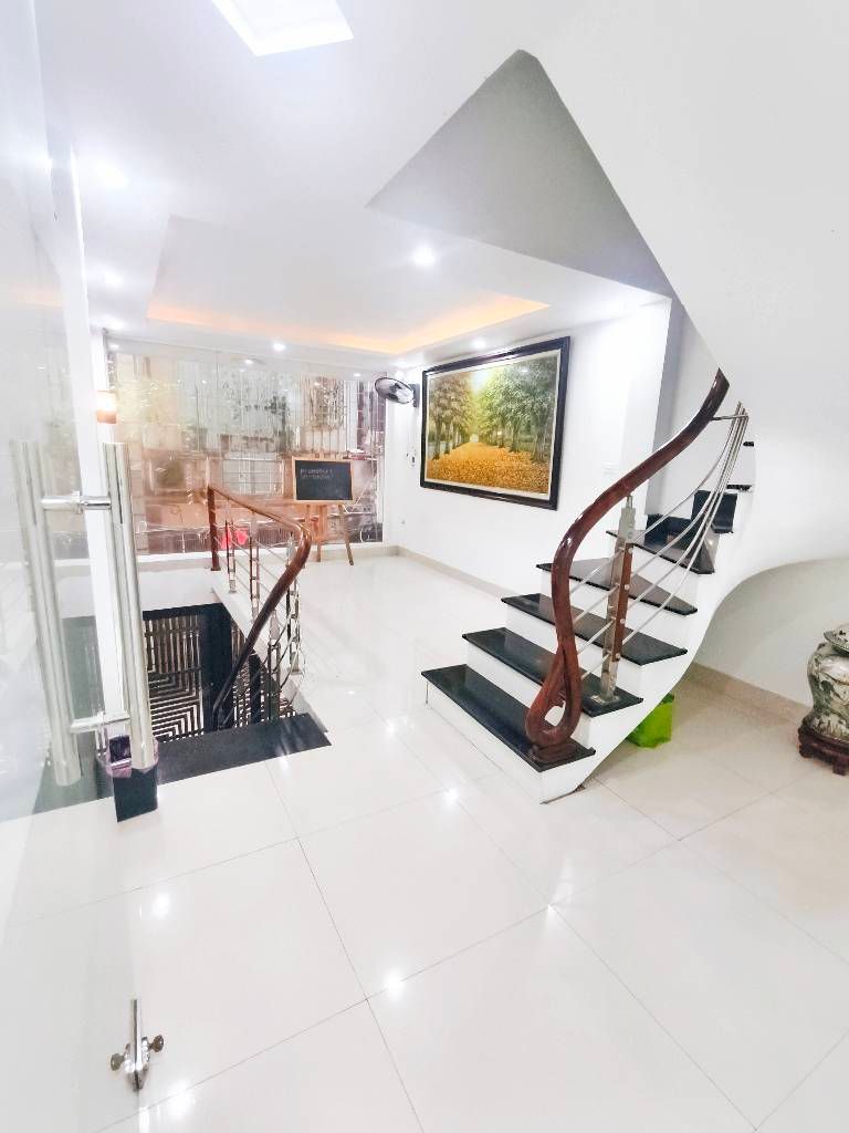 Bán nhà Bùi Xương Trạch - diện tích 36,3m2 5 tầng - Ngõ thông, thoáng sáng - giá 13 tỷ