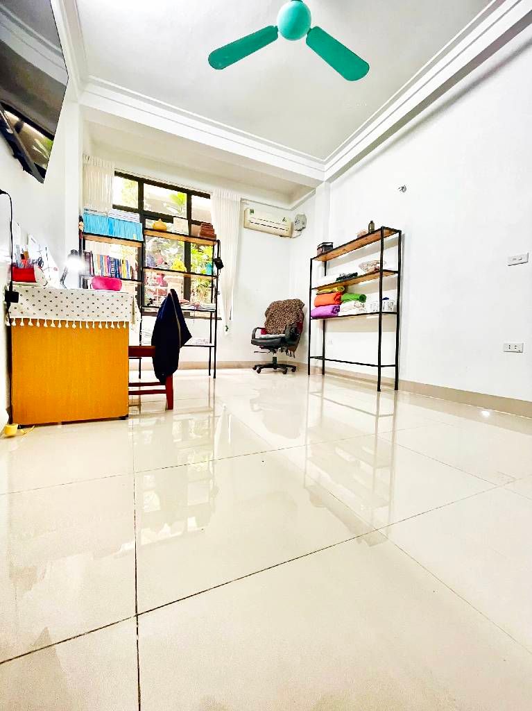 Bán nhà Bùi Xương Trạch - diện tích 36,3m2 5 tầng - Ngõ thông, thoáng sáng - giá 13 tỷ