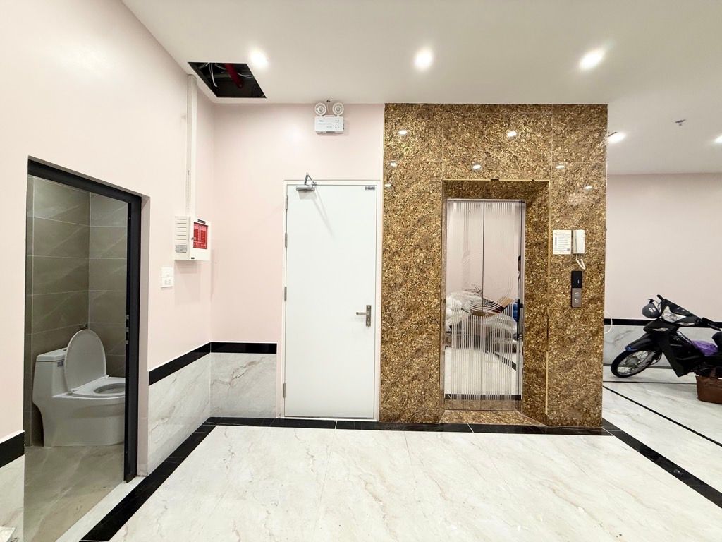 Bán nhà Đê Trần Khát Chân - diện tích 82.7m2 5 tầng - LÔ GÓC - THANG MÁY - CCMN - 3 MẶT THOÁNG - giá 17 tỷ