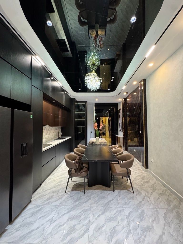 Bán nhà Khương Đình - diện tích 47m2 6 tầng - Thang máy, nội thất đẳng cấp - giá 14,5 tỷ