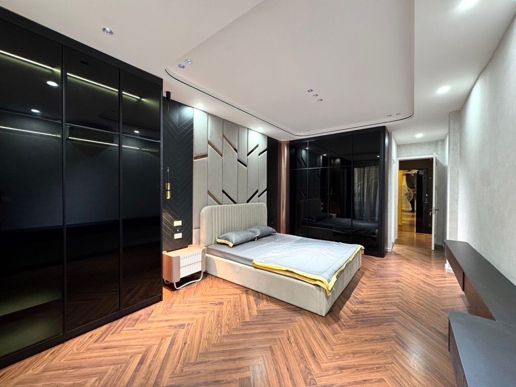 Bán nhà Khương Đình - diện tích 47m2 6 tầng - Thang máy, nội thất đẳng cấp - giá 14,5 tỷ