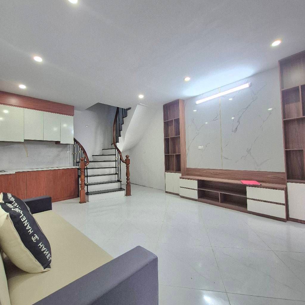 Bán nhà Thanh Lân - diện tích 65,2m2 3 tầng - gần ô tô - giá 3,6 tỷ