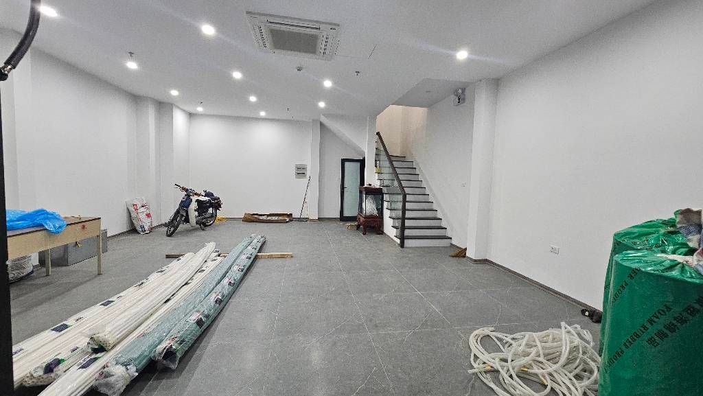 Bán nhà Đại Từ - diện tích 55.9m2 2 tầng - Căn hộ shophouse khối đế - giá 11,5 tỷ