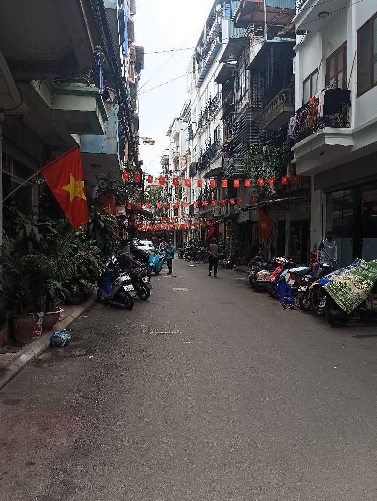 Bán nhà Trần Quý Cáp - diện tích 40m2 5 tầng - ô tô tránh đỗ - giá 16,5 tỷ