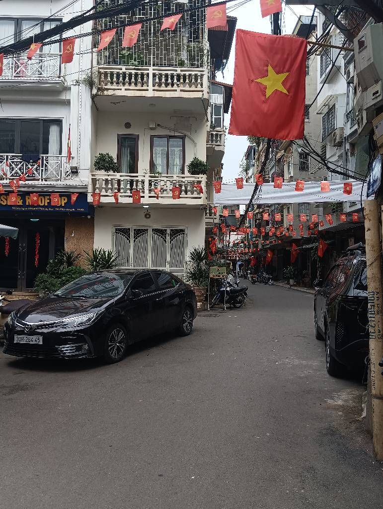 Bán nhà Trần Quý Cáp - diện tích 40m2 5 tầng - ô tô tránh đỗ - giá 16,5 tỷ