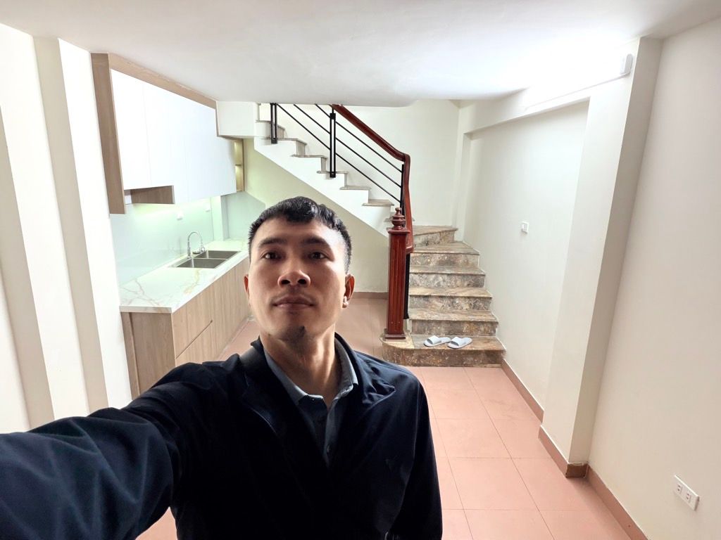 Bán nhà Khuất Duy Tiến - diện tích 19m2 6 tầng - Cách ô tô 5m - giá 7,95 tỷ