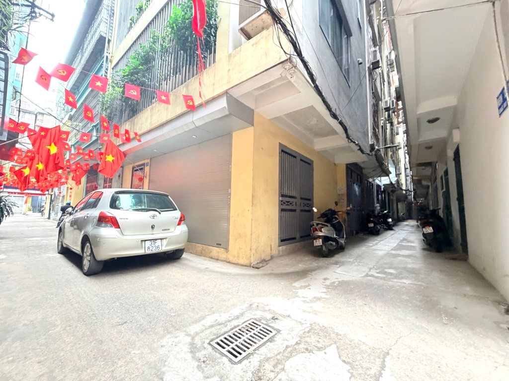 Bán nhà Khuất Duy Tiến - diện tích 19m2 6 tầng - Cách ô tô 5m - giá 7,95 tỷ