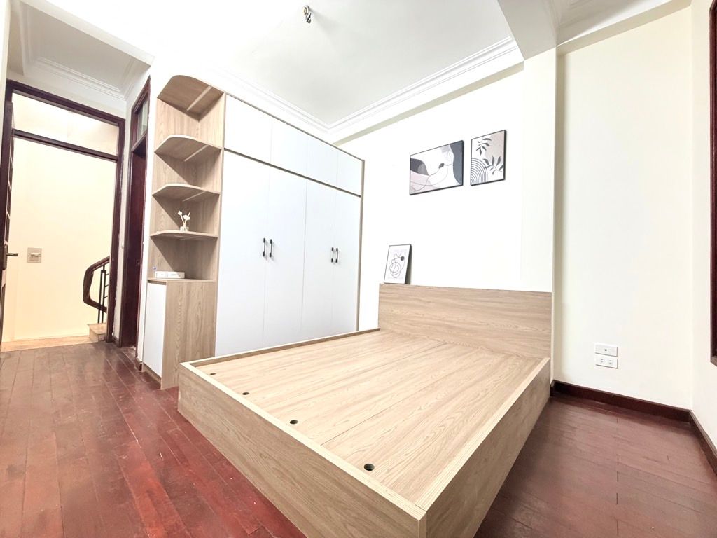 Bán nhà Khuất Duy Tiến - diện tích 19m2 6 tầng - Cách ô tô 5m - giá 7,95 tỷ