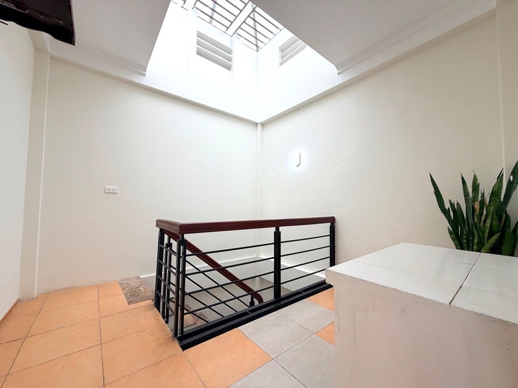 Bán nhà Khuất Duy Tiến - diện tích 19m2 6 tầng - Cách ô tô 5m - giá 7,95 tỷ